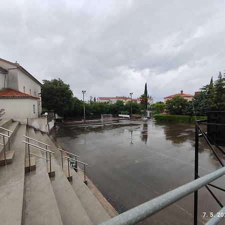 Apartman Pojine Gabonjin Exteriér fotografie