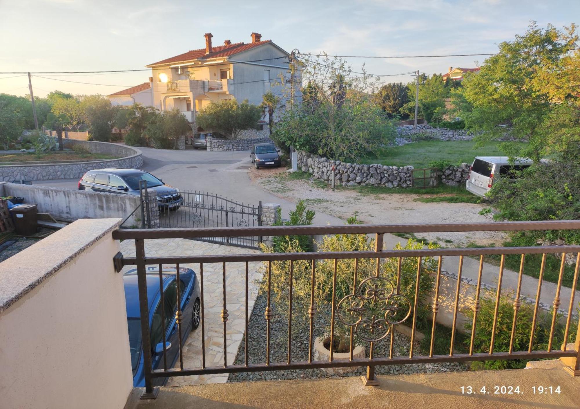 Apartman Pojine Gabonjin Exteriér fotografie