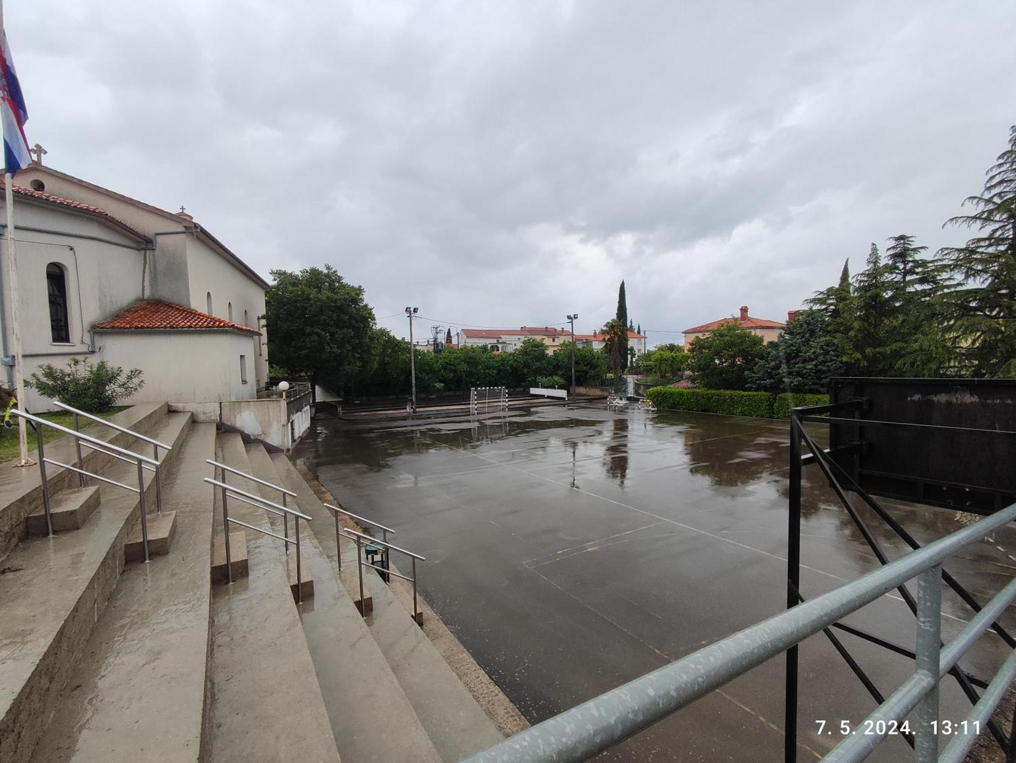 Apartman Pojine Gabonjin Exteriér fotografie