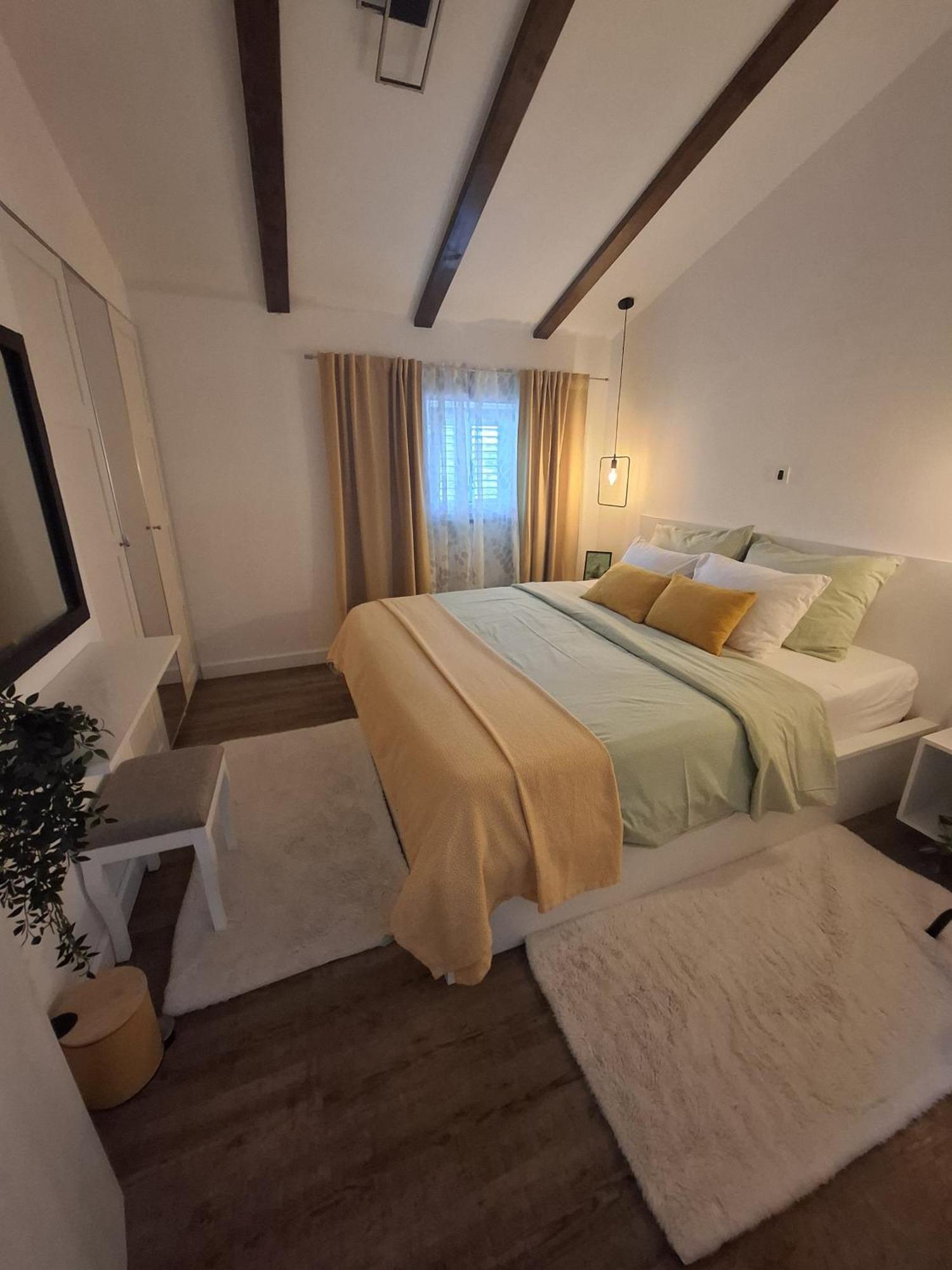 Apartman Pojine Gabonjin Exteriér fotografie